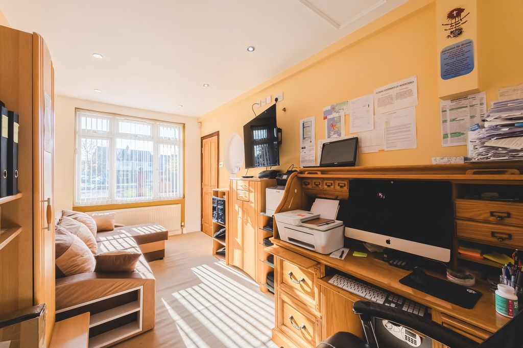 Additional image 9 of 4 bed detached house for saleOxford Road, Swindon SN3