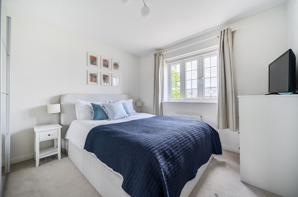 Additional image 6 of 3 bed semi-detached house for saleSonning Place, Binfield, Bracknell, Berkshire RG42