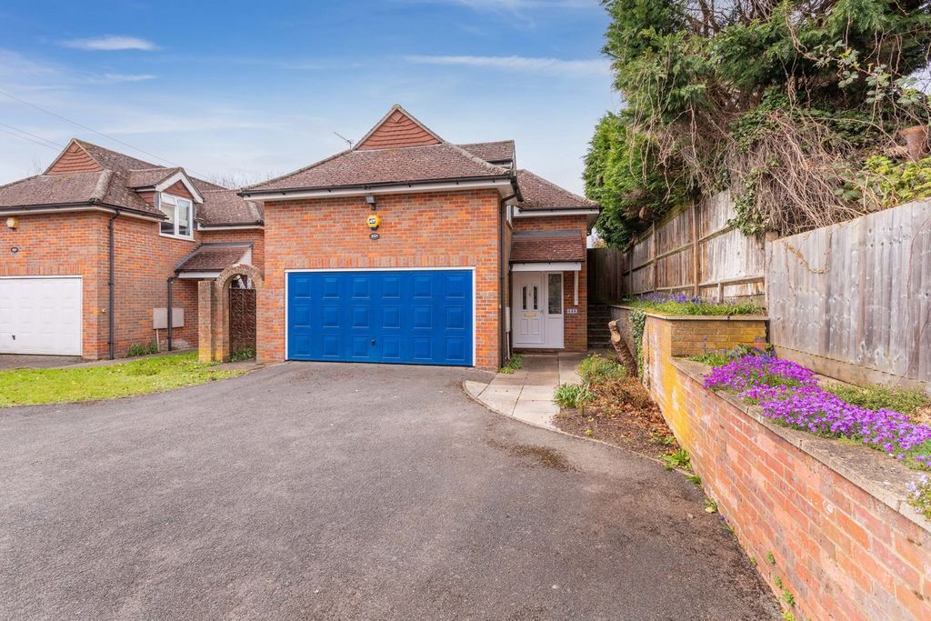 3 bed detached house for saleCourthouse Road, Maidenhead SL6