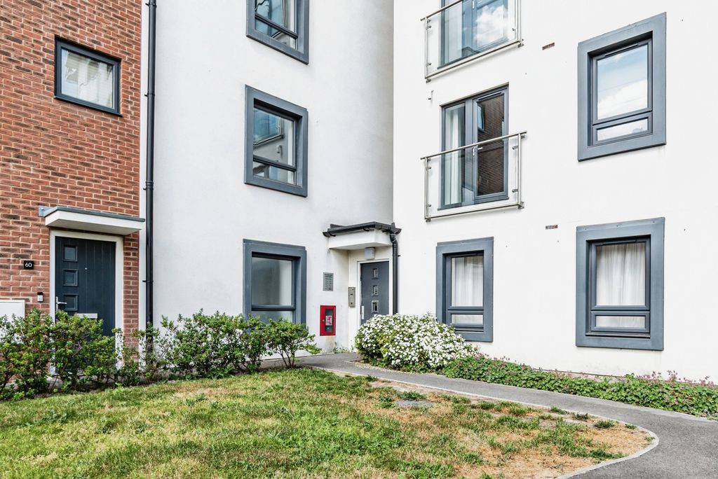 Additional image 15 of 2 bed flat for saleWebster Close, Bracknell, Berkshire RG12