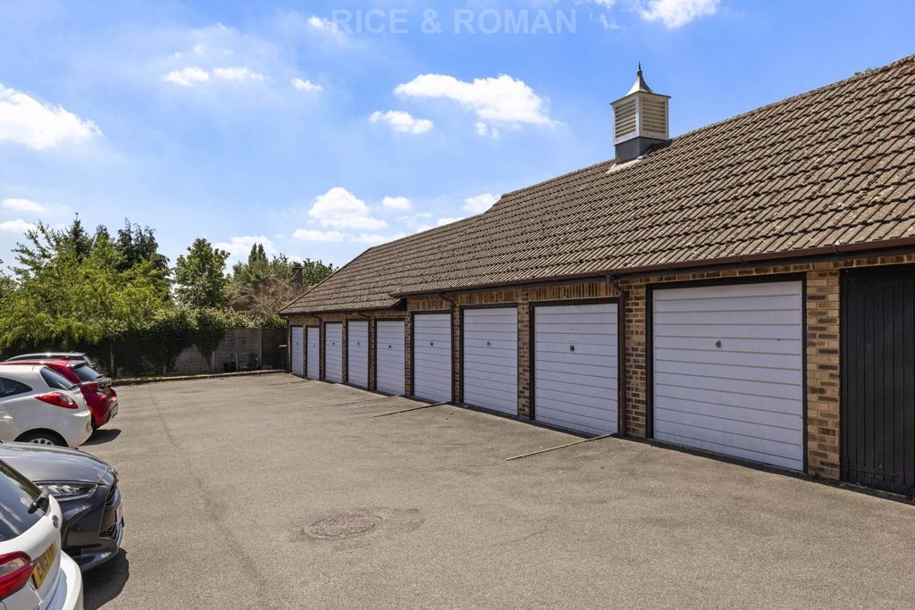 Additional image 9 of 2 bed flat for saleSt Christopher`S Gardens, Ascot SL5