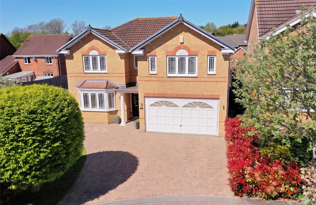 4 bed detached house for saleWright Close, St Andrews Ridge, Swindon SN25
