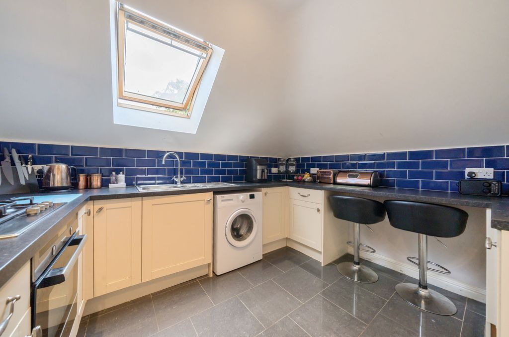 Additional image 4 of 2 bed flat for saleRoebuck Estate, Binfield, Bracknell, Berkshire RG42