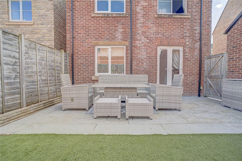 Additional image 11 of 4 bed detached house for saleStaldon Court, East Wichel, Swindon, Wiltshire SN1