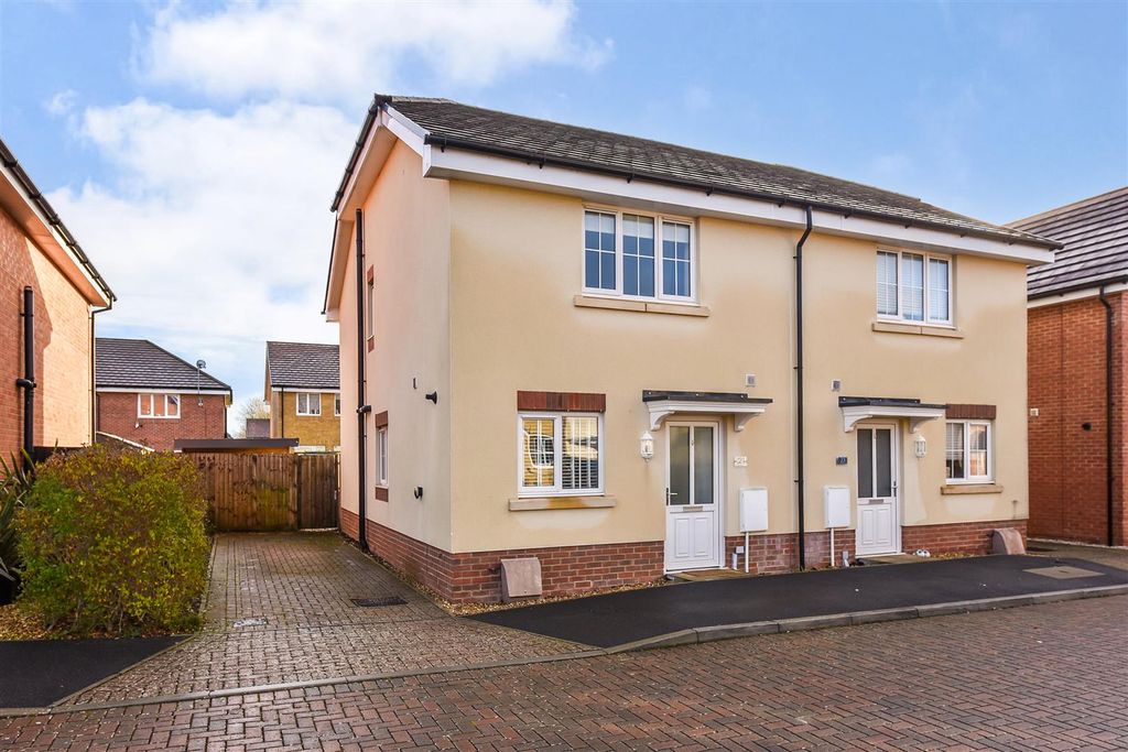 3 bed semi-detached house for saleGranby Way, Ludgershall, Andover SP11