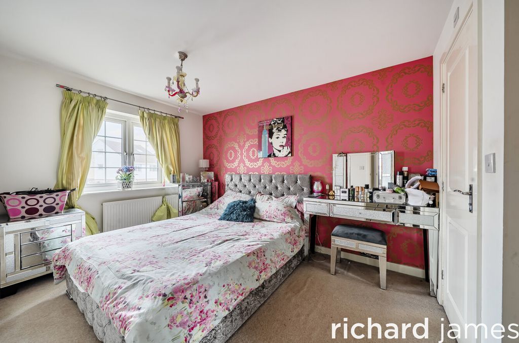 Additional image 8 of 3 bed semi-detached house for saleMoredon Road, Moredon, Swindon SN2