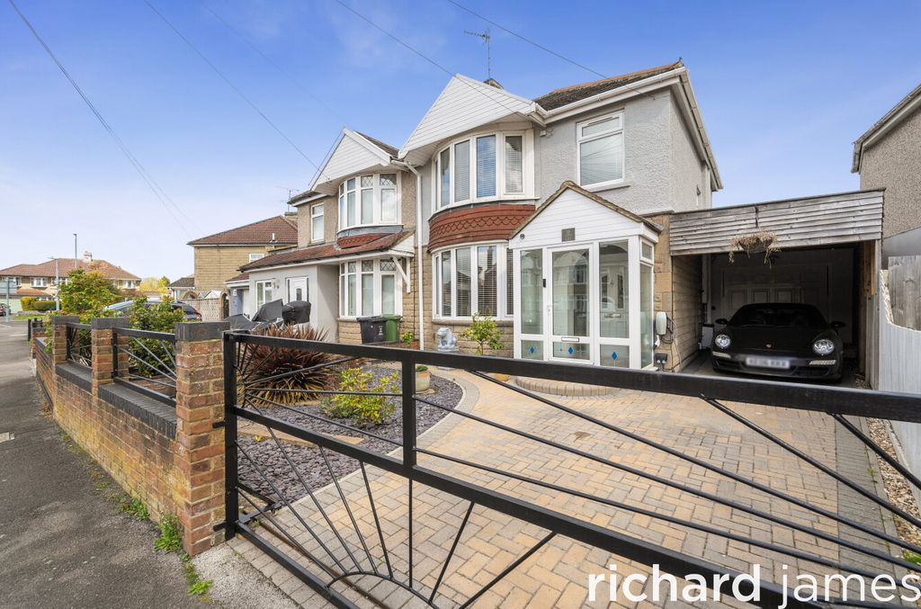 3 bed semi-detached house for saleChurchward Avenue, Rodbourne Cheney SN2