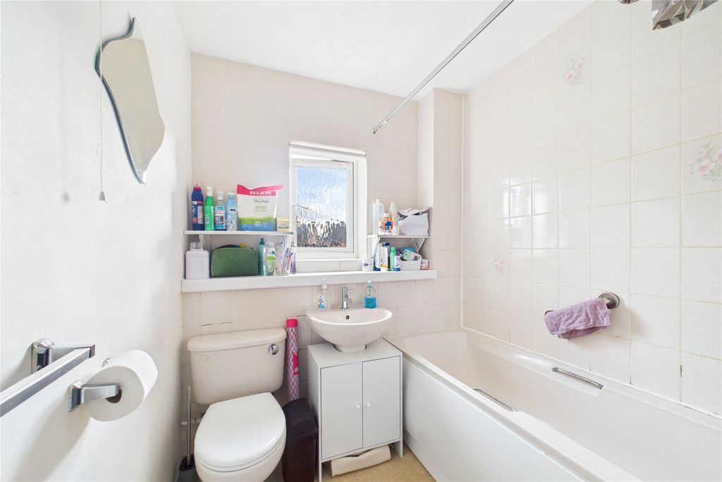 Additional image 5 of 1 bed semi-detached house for saleSimkins Close, Winkfield Row, Berkshire RG42