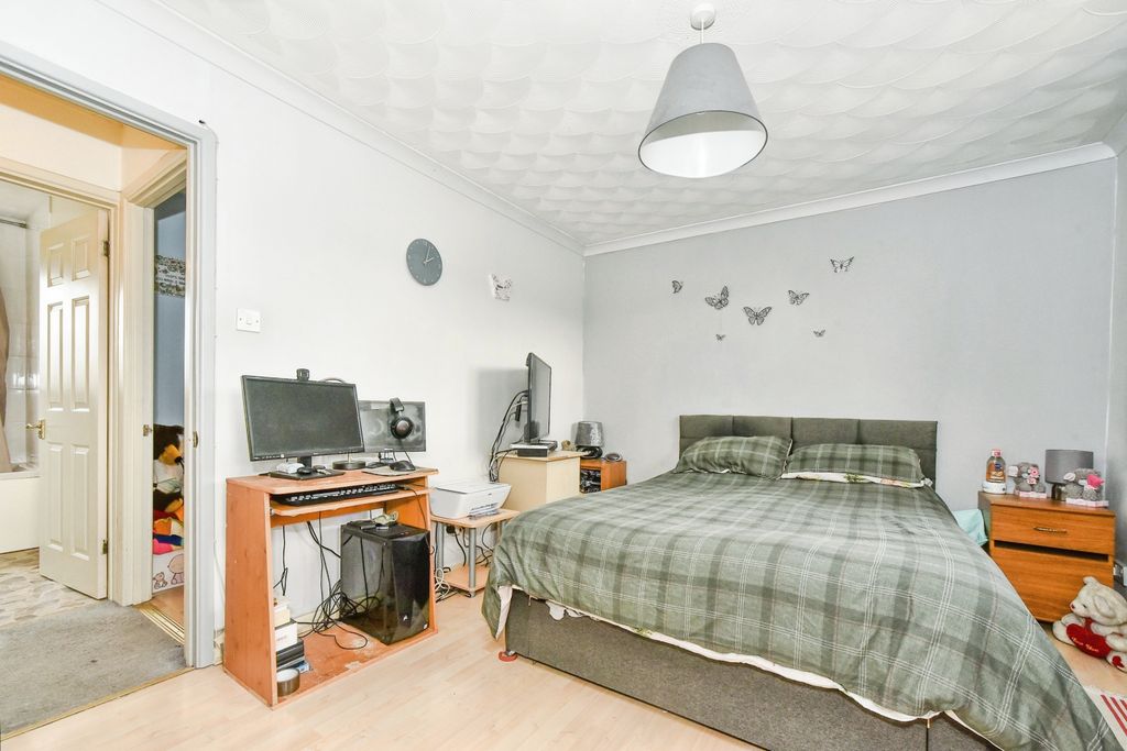 Additional image 8 of 3 bed end terrace house for saleFyne Close - Sparcells, Swindon SN5