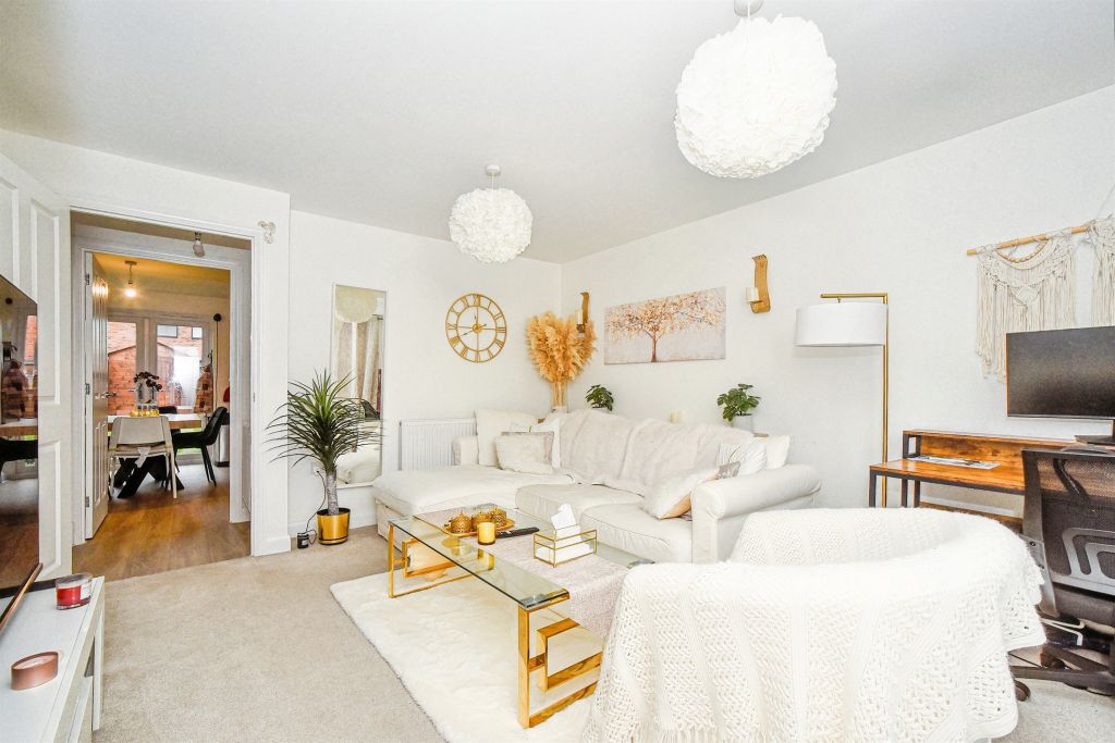 Additional image 2 of 3 bed semi-detached house for salePrunus Walk, Swindon SN1