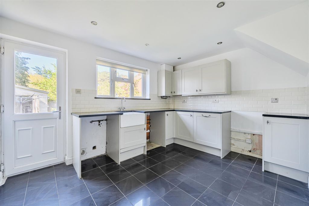 Additional image 6 of 3 bed semi-detached house for saleCricket Field Grove, Crowthorne, Berkshire RG45