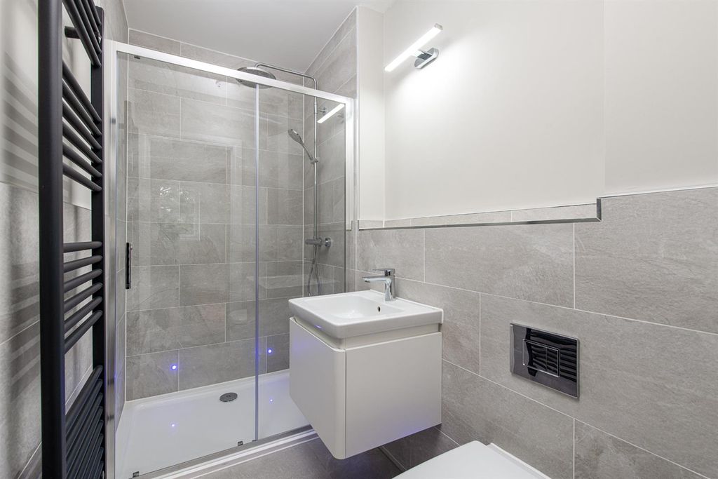 Additional image 10 of 4 bed semi-detached house for salePolebarn Road, Trowbridge BA14