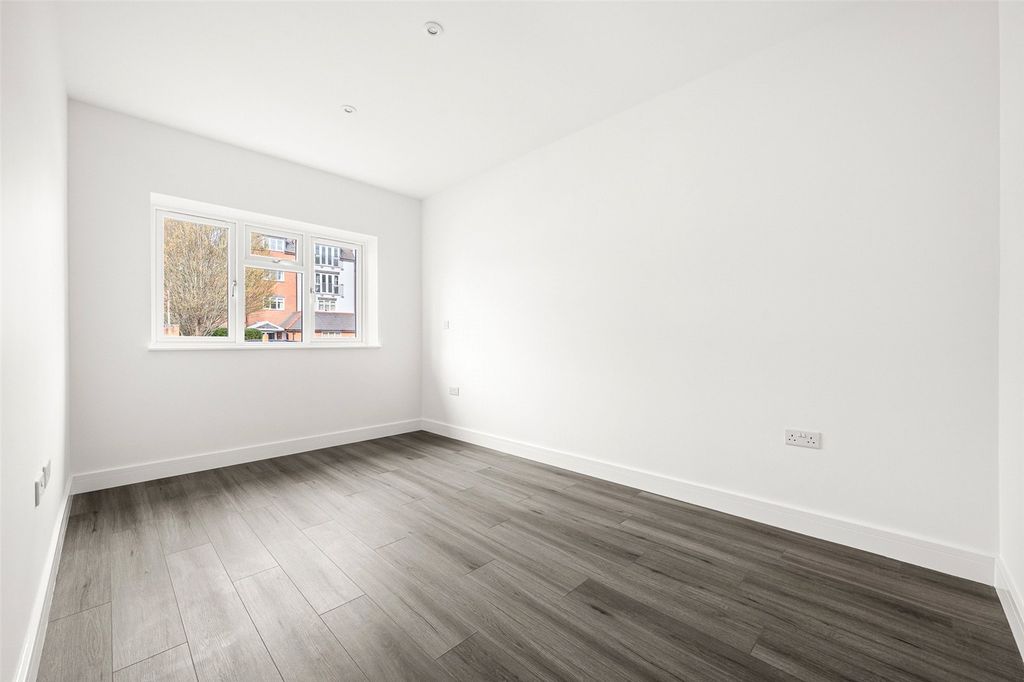 Additional image 8 of 3 bed bungalow for saleNapier Road, Crowthorne, Berkshire RG45