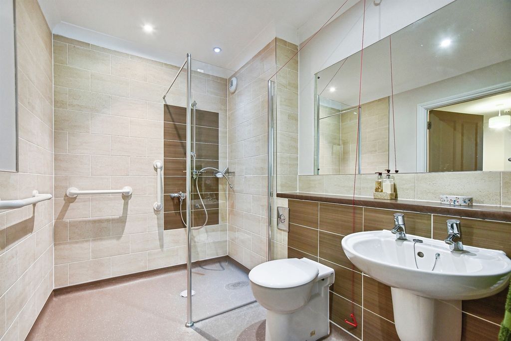 Additional image 4 of 2 bed flat for saleKingsdown Road, South Marston, Swindon SN3