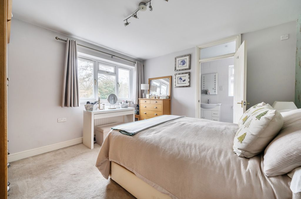 Additional image 7 of 5 bed detached house for saleField Park, Bracknell, Berkshire RG12