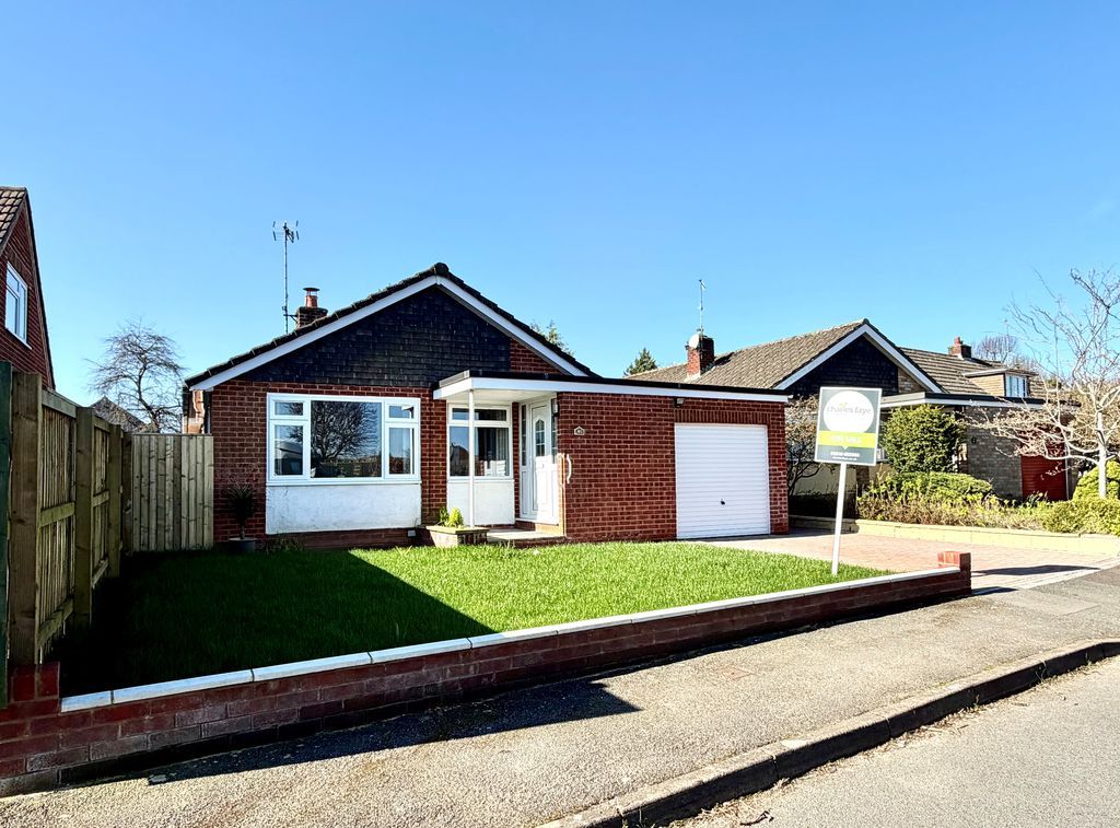3 bed bungalow for saleWessington Park, Calne SN11