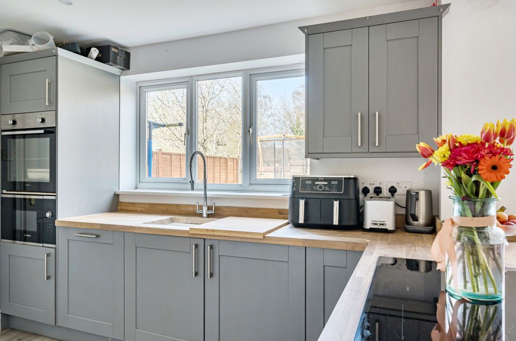 Additional image 6 of 4 bed detached house for saleCressida Chase, Warfield, Bracknell RG42