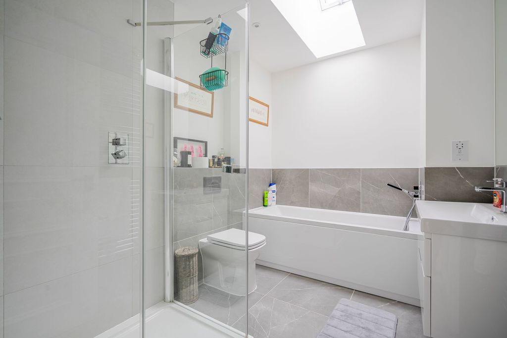 Additional image 12 of 4 bed detached house for saleOak Farm Close, Ascot SL5