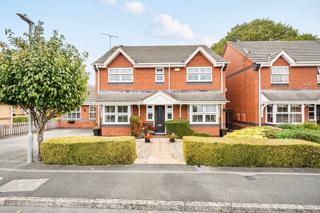 4 bed detached house for saleWatermead, Swindon SN3