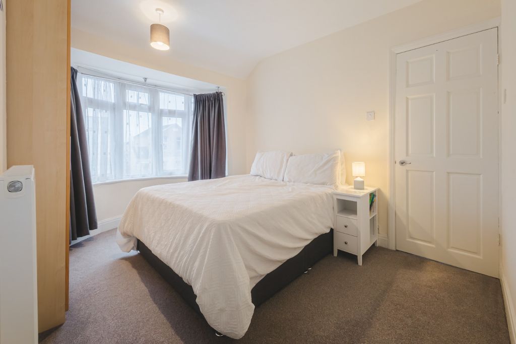 Additional image 10 of 3 bed semi-detached house for saleChurch Walk North, Swindon, Wiltshire SN25