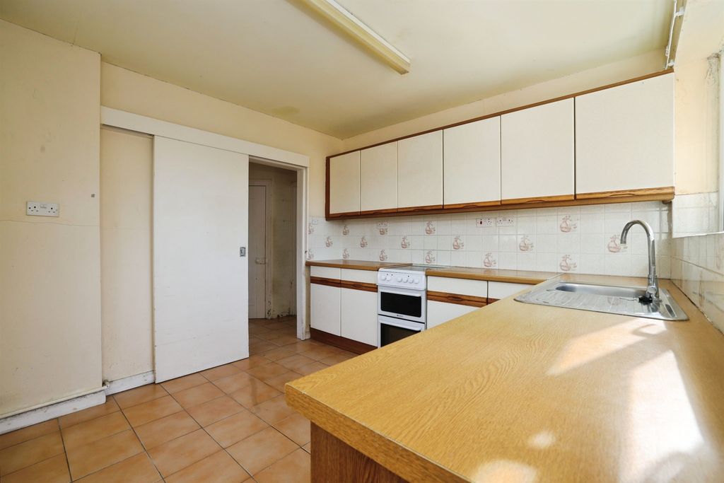 Additional image 6 of 3 bed semi-detached house for saleNursteed Road, Devizes SN10