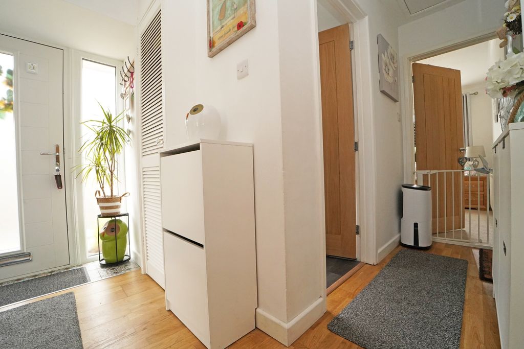 Additional image 3 of 2 bed detached bungalow for saleWelford Close, Swindon SN3