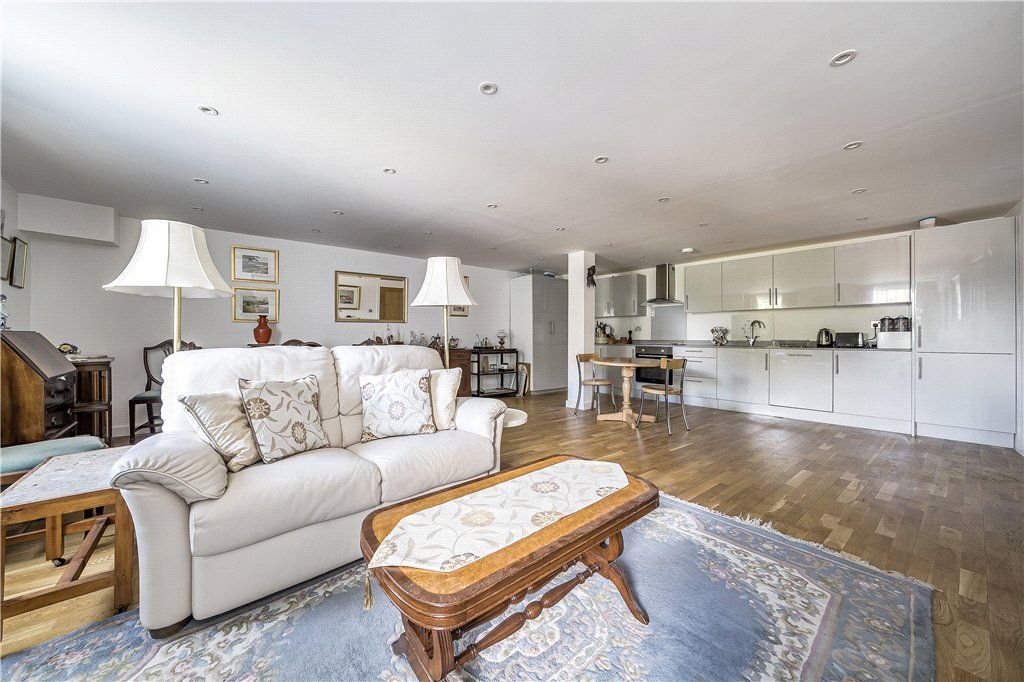 Additional image 13 of 2 bed flat for saleChurch Street, Romsey, Hampshire SO51