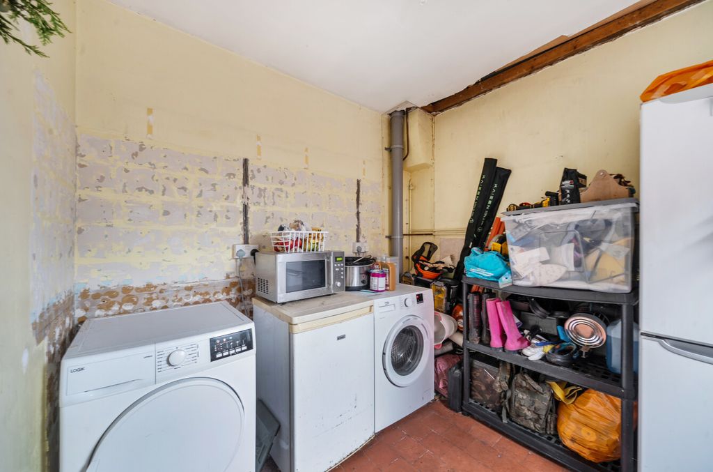 Additional image 13 of 2 bed terraced house for saleHighworth Road, Swindon, Swindon SN3