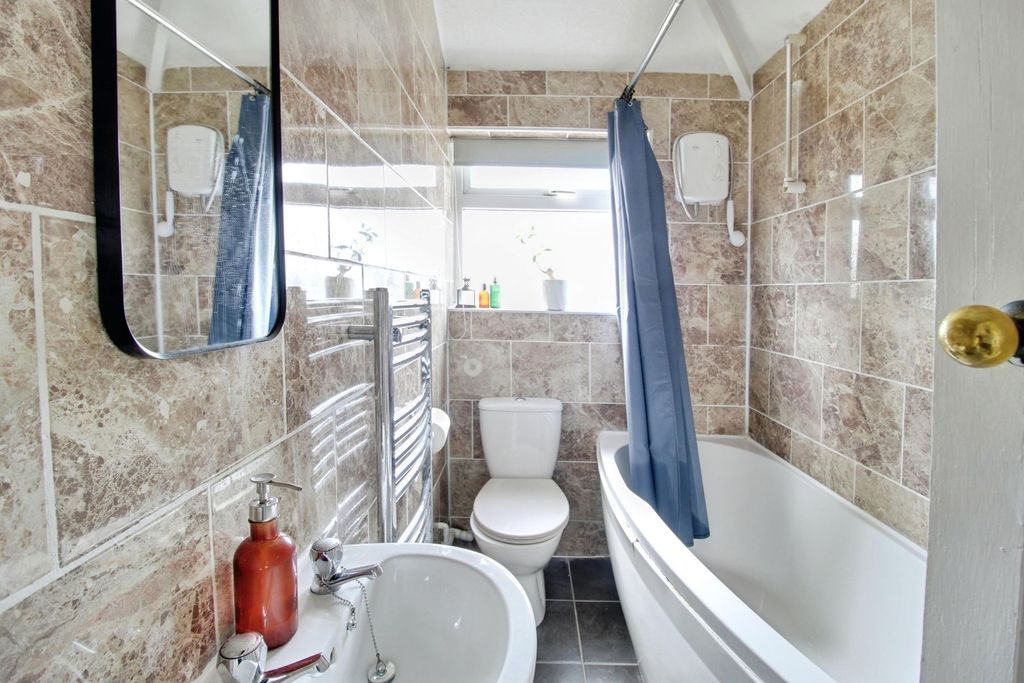 Additional image 8 of 2 bed end terrace house for saleWhitby Grove, Rodbourne Cheney SN2