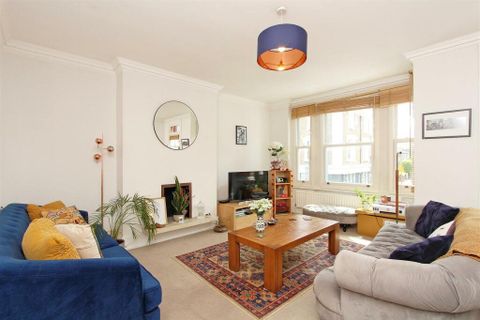 Putney Bridge Road, Putney SW15