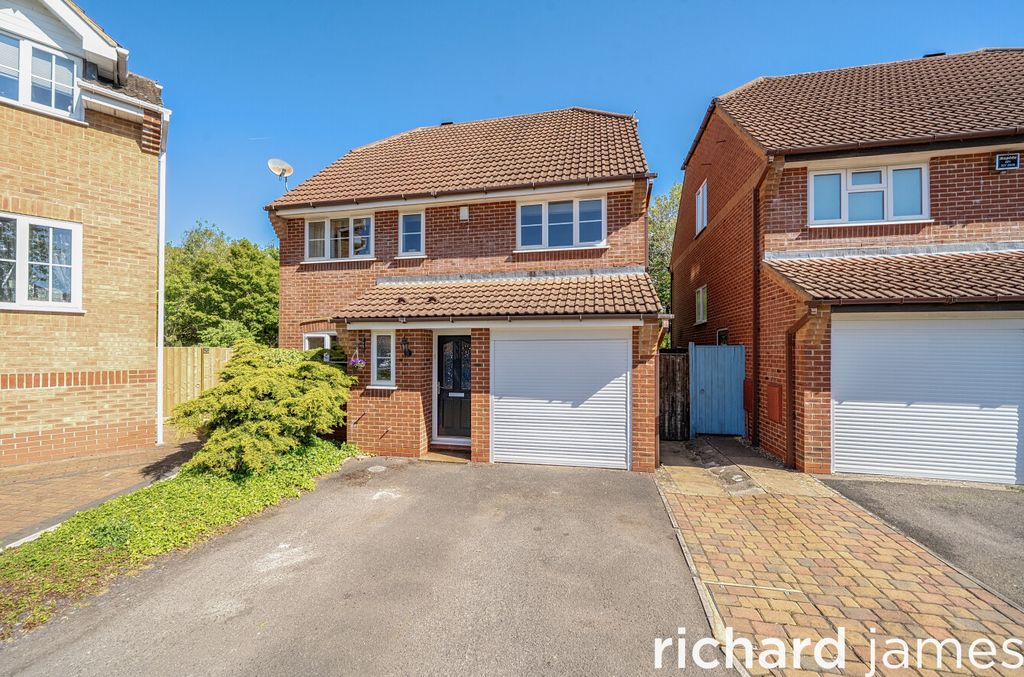 Additional image 15 of 5 bed detached house for saleHungerford Close, The Prinnels, Swindon SN5