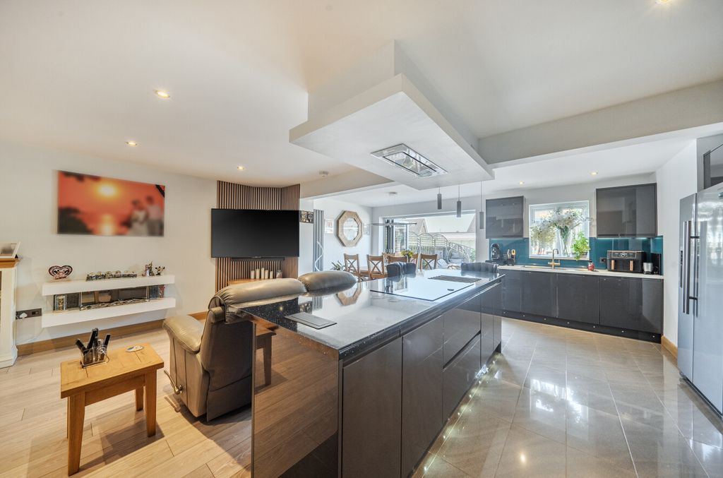 Additional image 18 of 3 bed bungalow for saleCloche Way, Stratton St Margaret, Swindon SN2