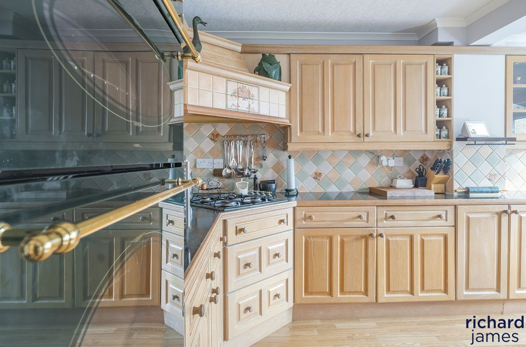 Additional image 9 of 4 bed detached house for saleThe Ridge, Blunsdon SN26