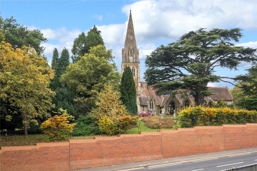 Additional image 2 of 2 bed flat for saleCamberley, Surrey GU15