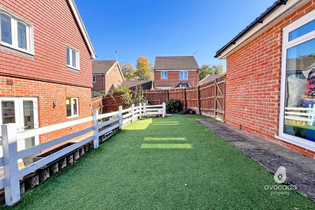 Additional image 17 of 4 bed detached house for saleCrutchley Wood, Jennetts Park, Bracknell RG12