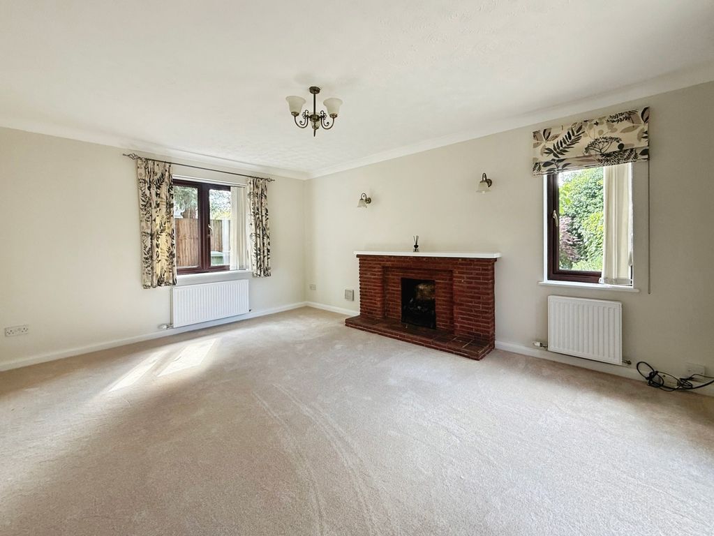 Additional image 2 of 3 bed detached house for saleKings Road, Crowthorne, Berkshire RG45