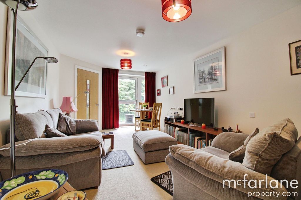 1 bed flat for saleLowry Way, Swindon SN3 photo 2