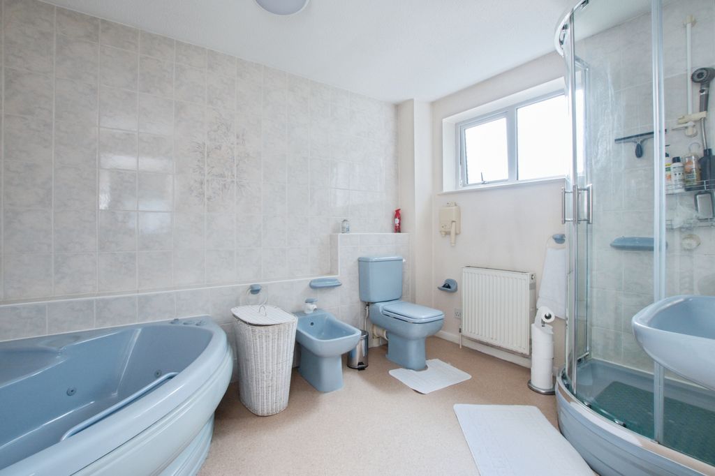 Additional image 13 of 6 bed detached house for saleLyndhurst Road, Salisbury SP5