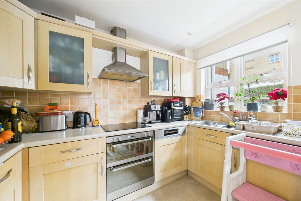 Additional image 2 of 2 bed flat for saleOgden Park, Broad Lane, Bracknell, Berkshire RG12