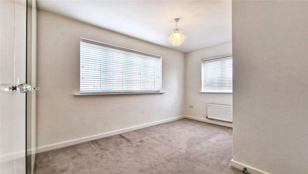 Additional image 18 of 4 bed detached house for saleSt. Georges Park, Binfield, Bracknell, Berkshire RG42