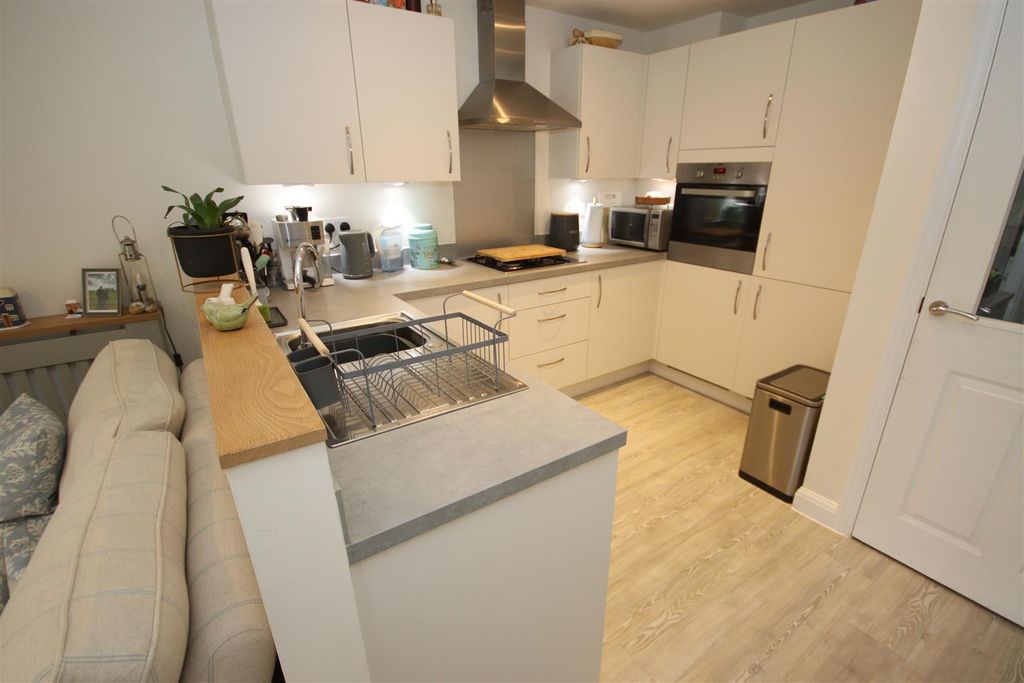 Additional image 2 of 3 bed semi-detached house for saleElms Road, Chippenham SN15