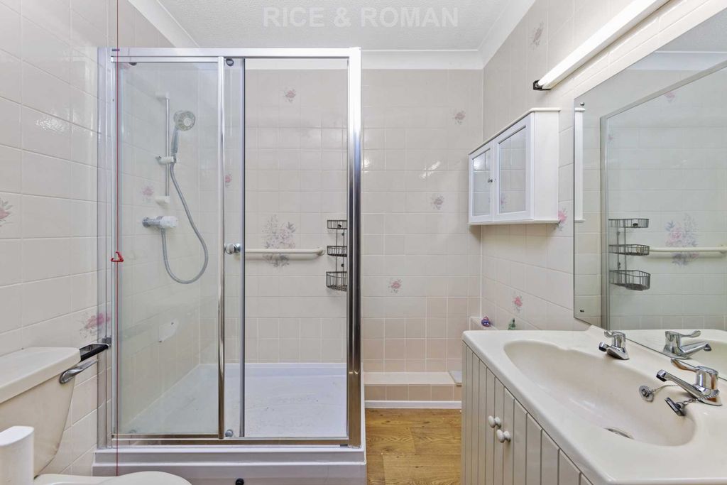1 bed flat for saleWinterbourne Court, Bracknell RG12 photo 5