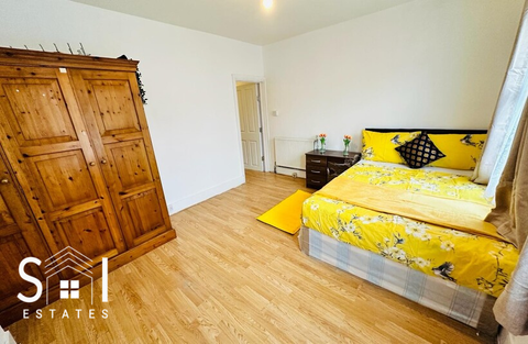 Queens Road, Southall UB2