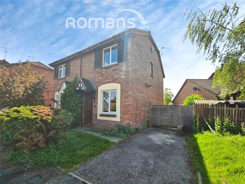 2 bed semi-detached house for saleClydesdale Close, Swindon, Wiltshire SN5
