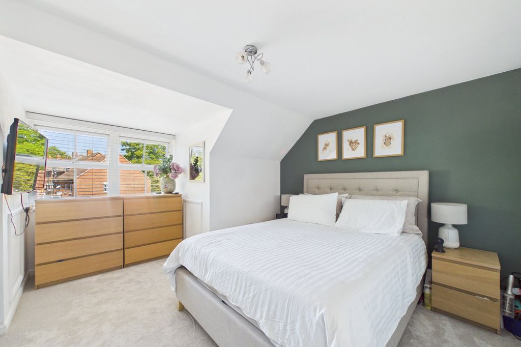 Additional image 6 of 4 bed terraced house for saleSwanley Mews, Broad Lane, Bracknell, Berkshire RG12