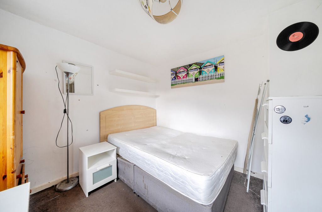 Additional image 12 of 3 bed terraced house for saleSouth Lynn Crescent, Bracknell, Berkshire RG12