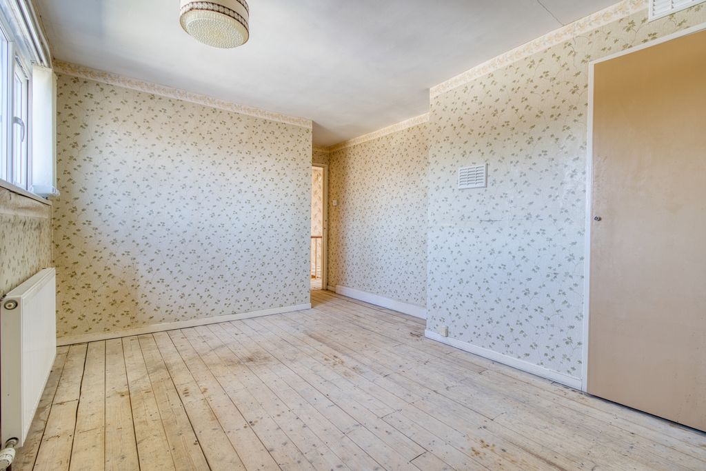 Additional image 6 of 3 bed terraced house for salePakenham Road, Swindon SN3