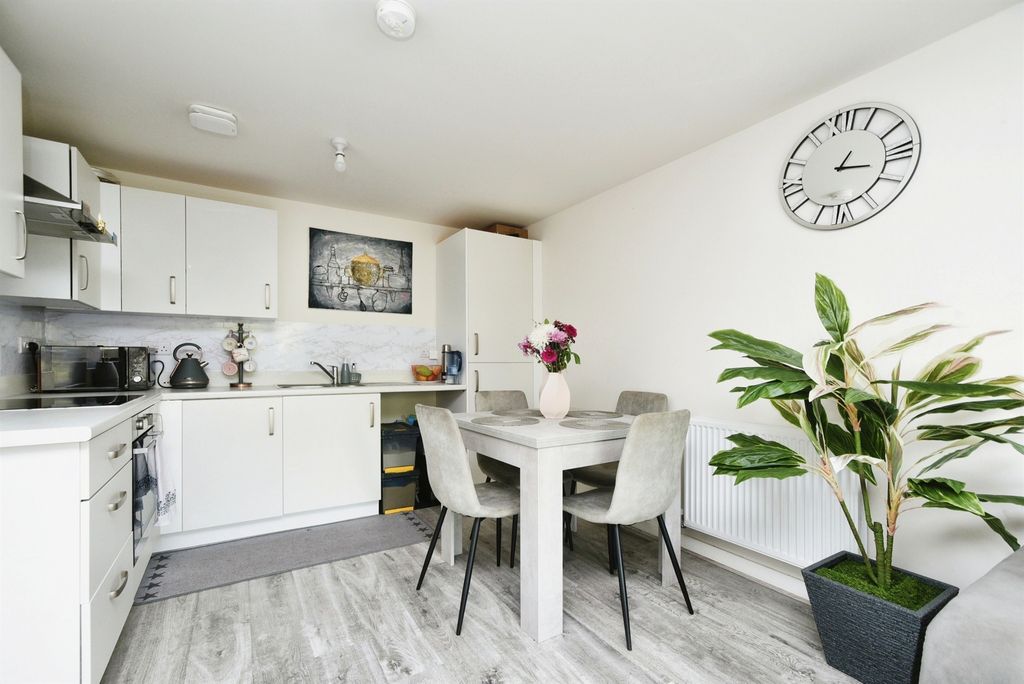 Additional image 4 of 2 bed flat for saleSmiths Lane, Swindon SN3