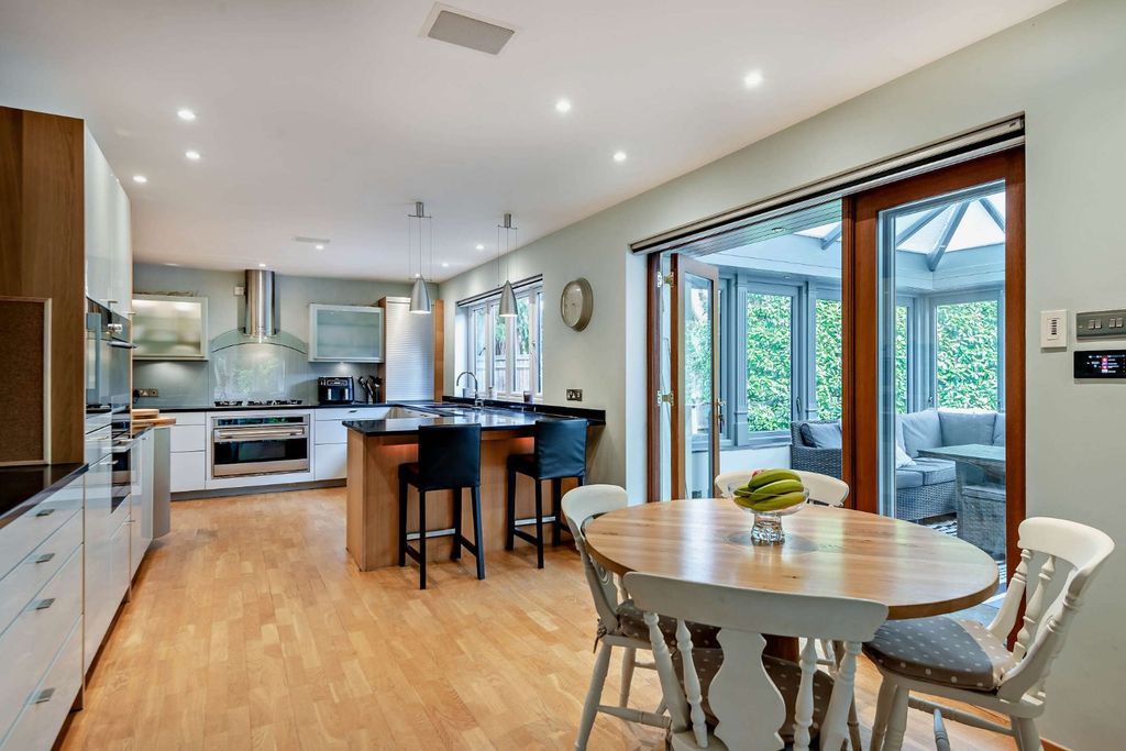 Additional image 9 of 6 bed detached house for saleKennel Avenue, Ascot, Berkshire SL5