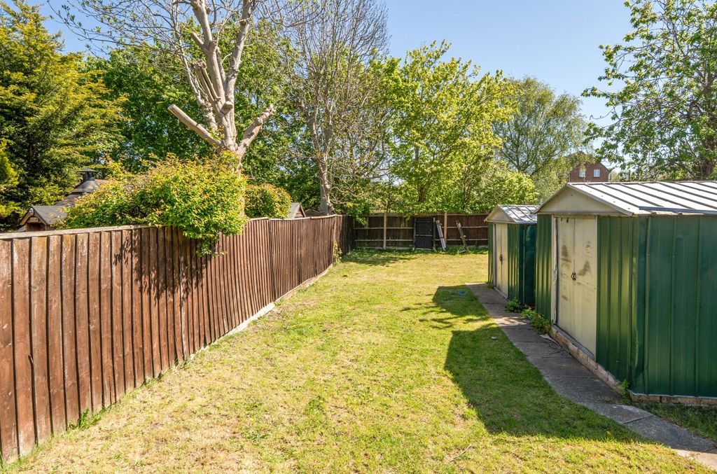 Additional image 5 of 5 bed detached house for sale9A, Highworth Road, Swindon SN3